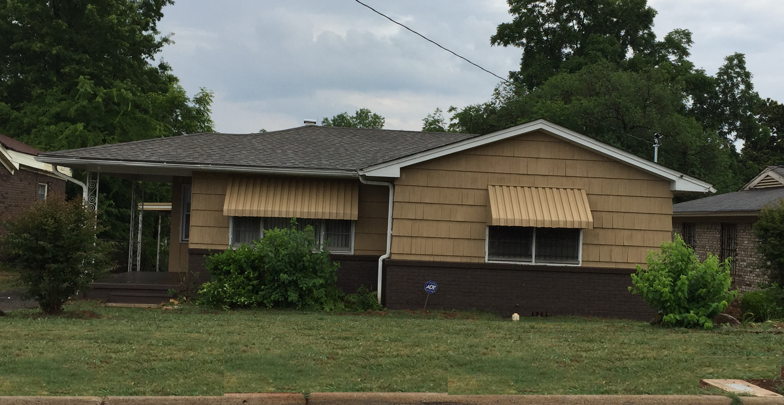 621 McCary St — property photo 1