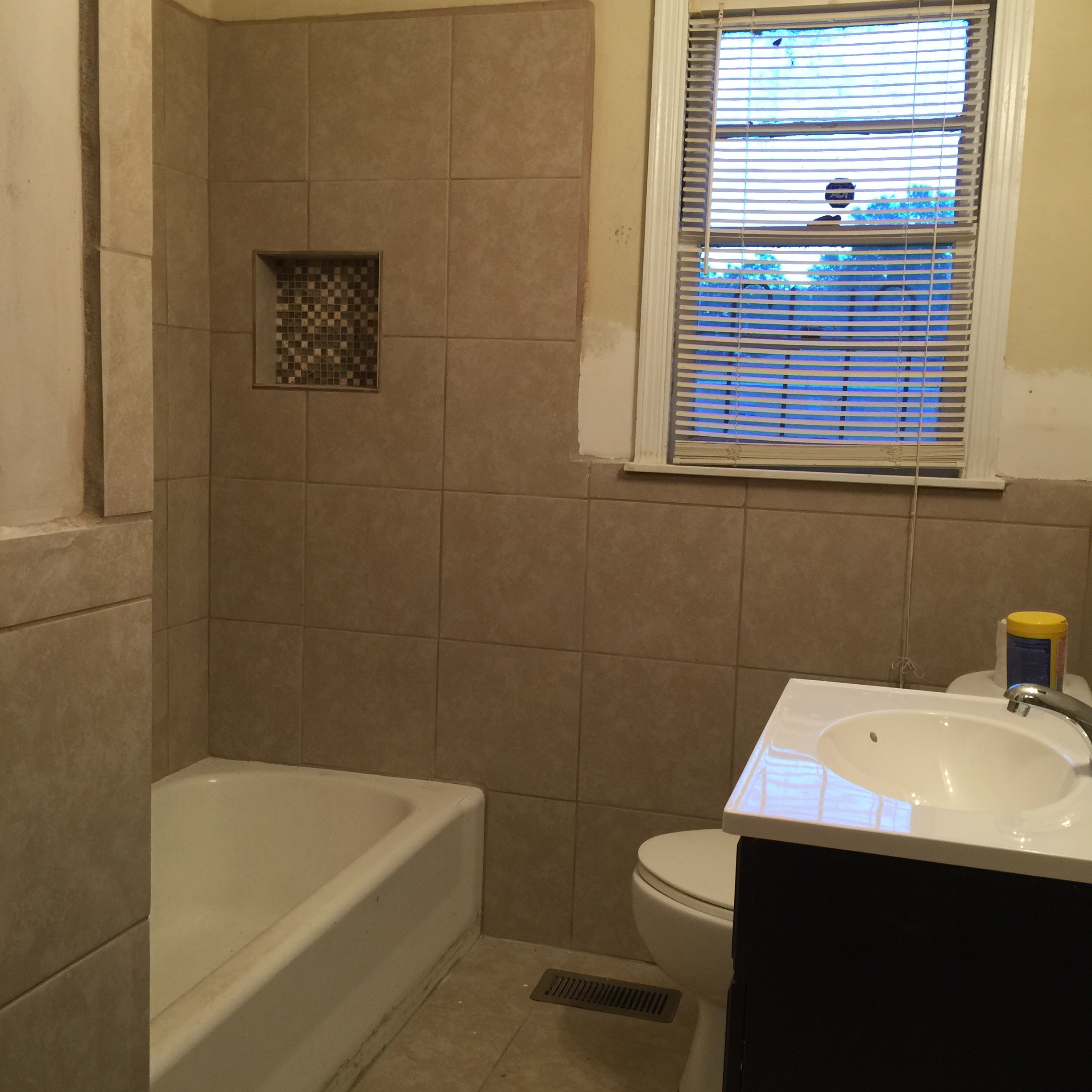 621 McCary St — property photo 2